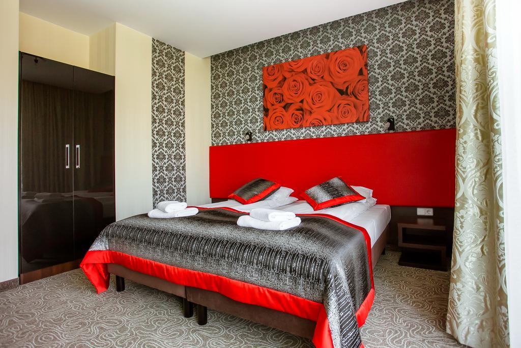 Pensjonat & Spa Raj ไรจ์กรูด ภายนอก รูปภาพ